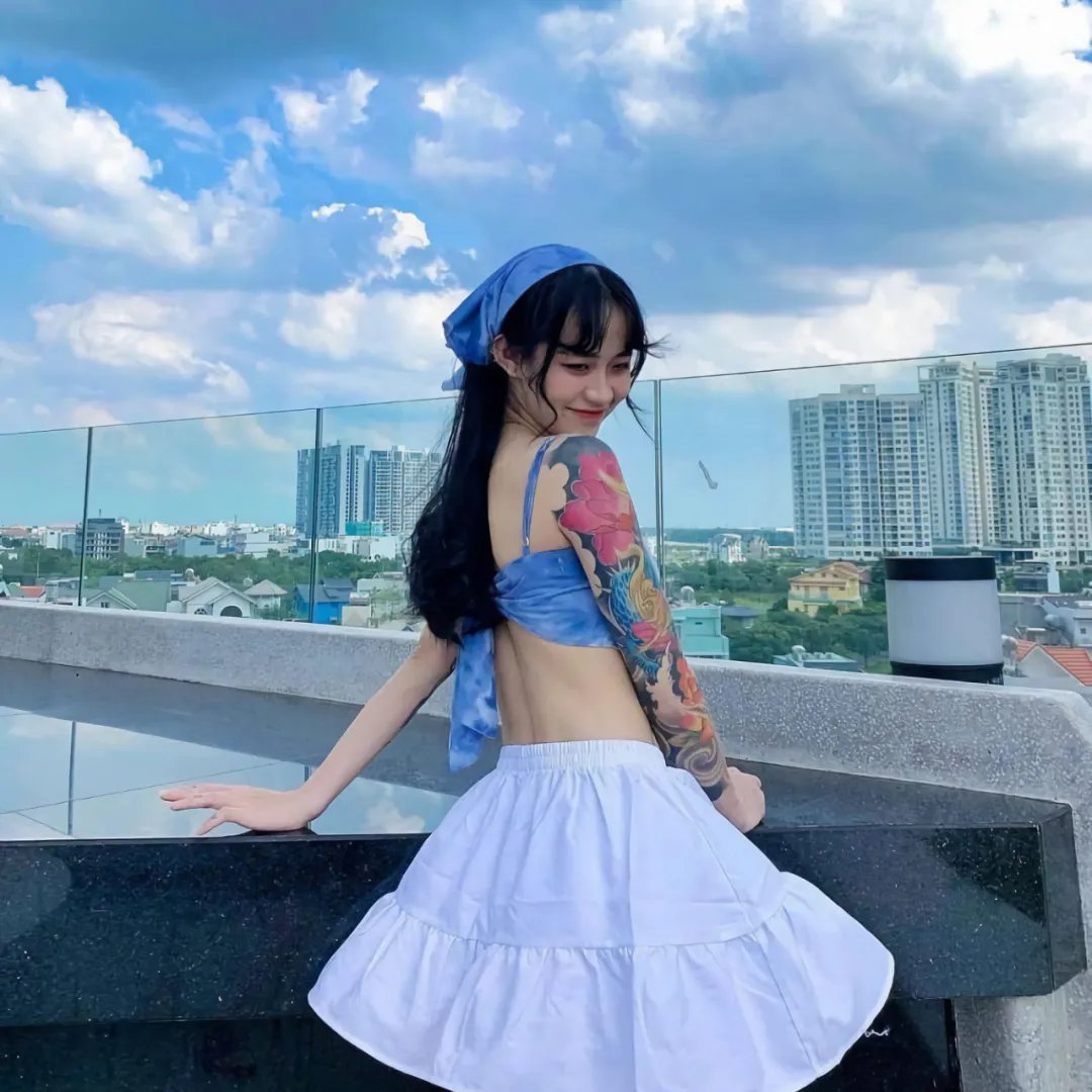 看见你就笑